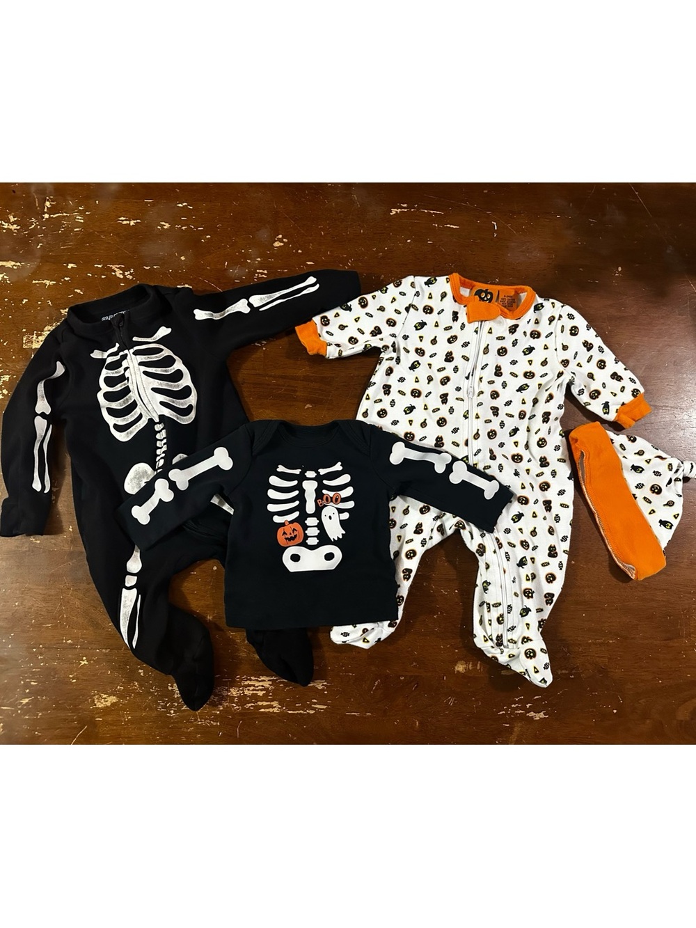 Halloween Kids Bundle of 4 - Sizes 0-6 Months - Hallowen,Carters and Old Navy